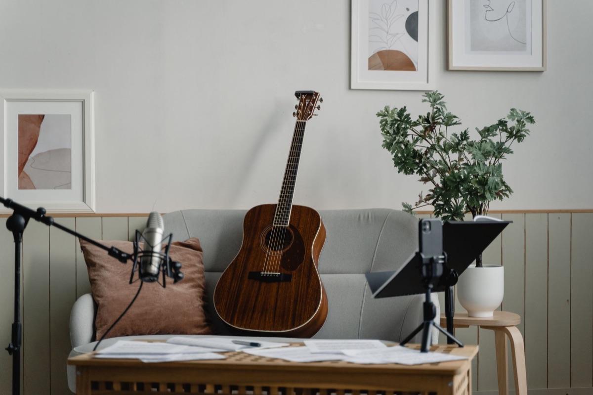 studio con chitarra spagnola