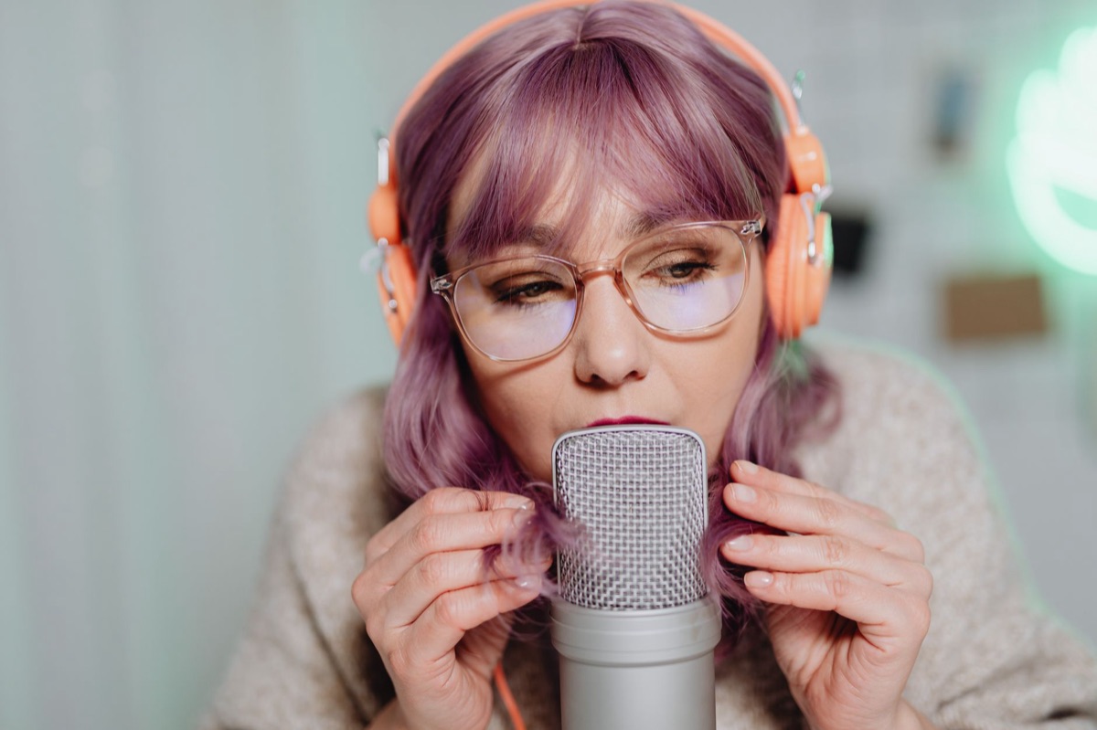 YouTuber en studio